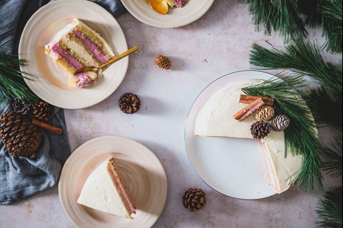 Julelagkage med kirsebær og hvid chokolade